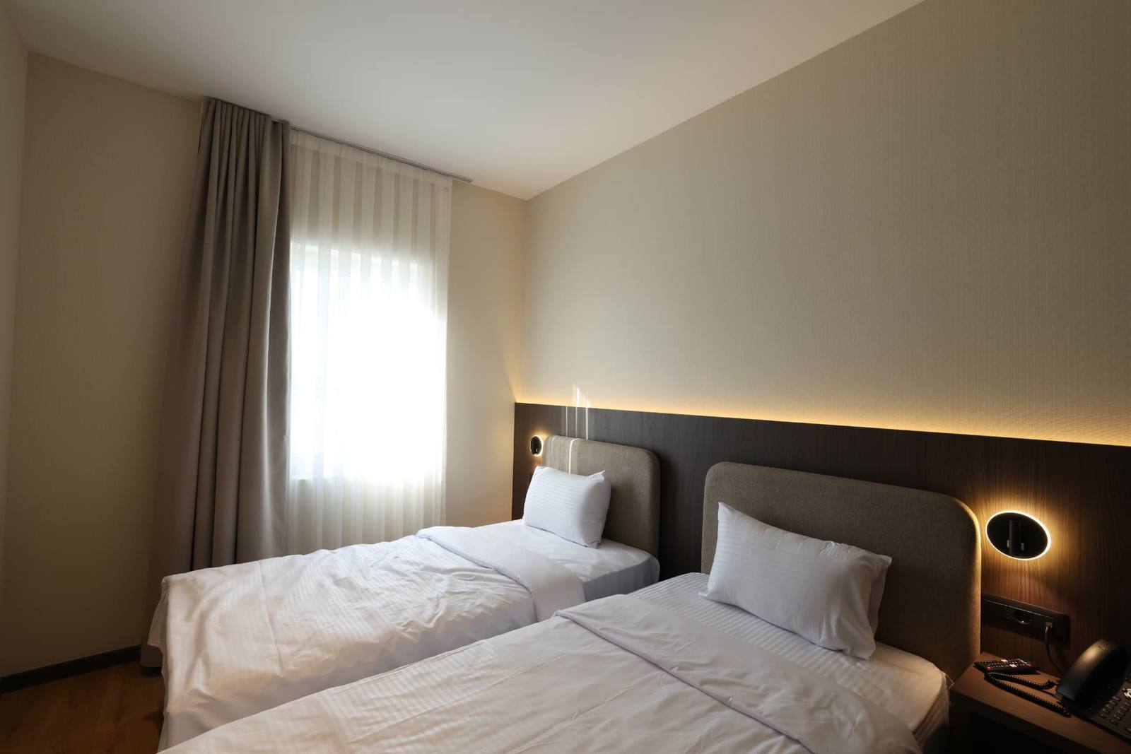 Fly Inn Hotel, Fushë Kosovë